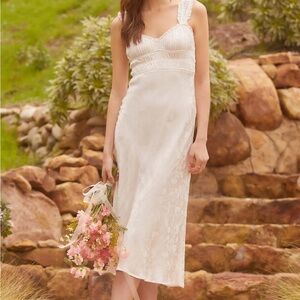 NWT Astr SATIN SMOCKED MIDI DRESS